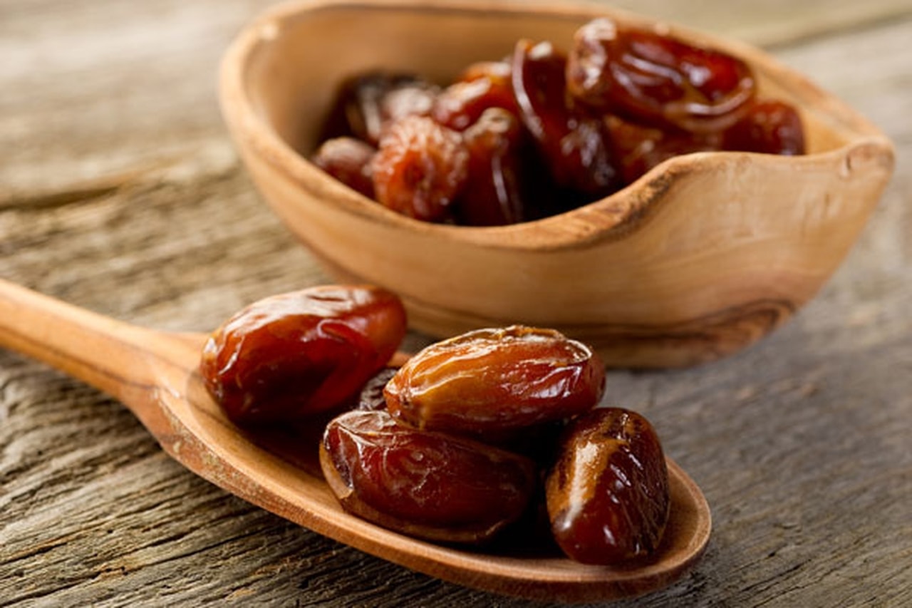 تفسير رؤية اكل التمر